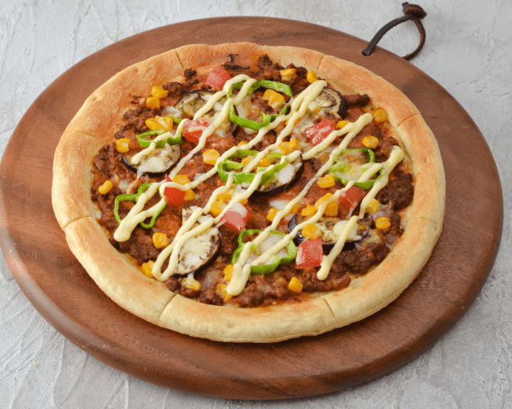 Keema Curry and Vegetable Pizza